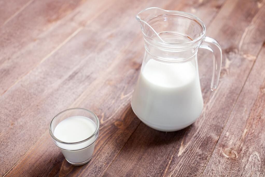The gastric ulcer diet menu includes low-fat milk
